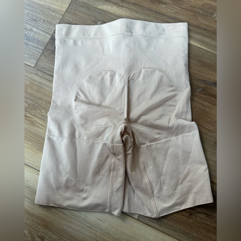 SPANX - Picture 3 of 3